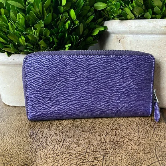 Coach Metallic Purple Leather continental zip around Wallet NWOT - Picture 3 of 10